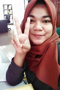 malay- awek tudung duduk shah alam