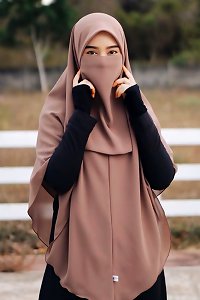 Nassarud Hijabi lady